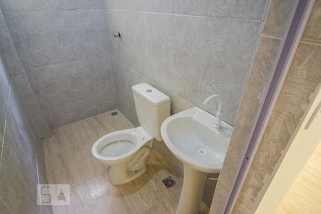 Banheiro de kitnet/studio para alugar com 1 quarto, 26m² em Belenzinho, São Paulo