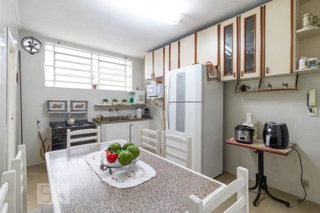 Casa à venda com 175m², 2 quartos e 2 vagasCozinha