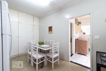 Casa à venda com 175m², 2 quartos e 2 vagasCozinha