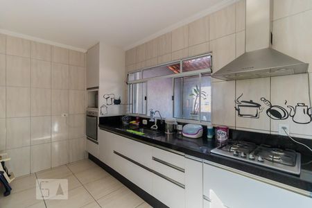 Casa à venda com 247m², 3 quartos e 4 vagas Casa à venda com 247m², 3 quartos e 4 vagasCozinha