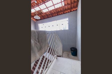 Casa à venda com 247m², 3 quartos e 4 vagas Casa à venda com 247m², 3 quartos e 4 vagasEscada