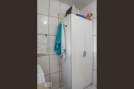 Casa à venda com 200m², 4 quartos e 2 vagas Casa à venda com 200m², 4 quartos e 2 vagasBanheiro suite