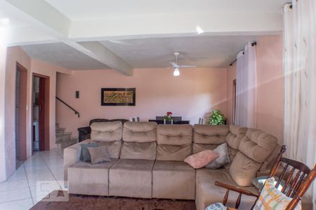 Sala de estar de casa à venda com 4 quartos, 200m² em Feitoria, São Leopoldo