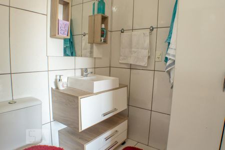 Casa à venda com 200m², 4 quartos e 2 vagas Casa à venda com 200m², 4 quartos e 2 vagasBanheiro suite