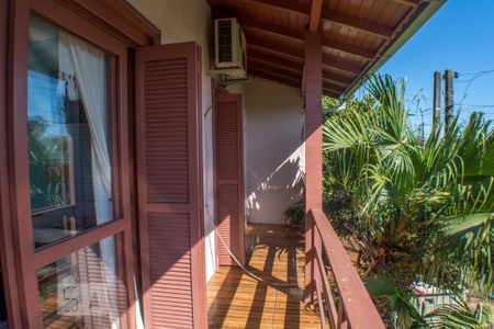 Casa à venda com 200m², 4 quartos e 2 vagas Casa à venda com 200m², 4 quartos e 2 vagasQuarto 1 varanda