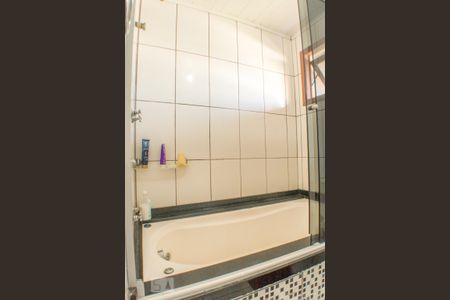 Casa à venda com 200m², 4 quartos e 2 vagas Casa à venda com 200m², 4 quartos e 2 vagasBanheiro suite