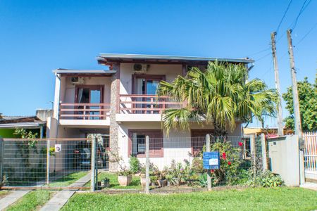 Casa à venda com 200m², 4 quartos e 2 vagas Casa à venda com 200m², 4 quartos e 2 vagasFachada