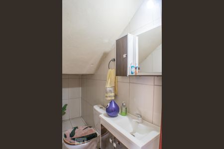 Casa à venda com 200m², 4 quartos e 2 vagas Casa à venda com 200m², 4 quartos e 2 vagasLavabo