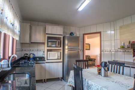 Casa à venda com 200m², 4 quartos e 2 vagas Casa à venda com 200m², 4 quartos e 2 vagasCozinha