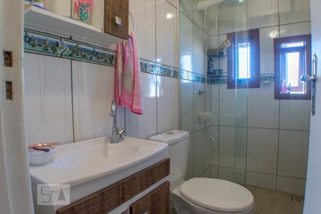 Casa à venda com 200m², 4 quartos e 2 vagas Casa à venda com 200m², 4 quartos e 2 vagasBanheiro