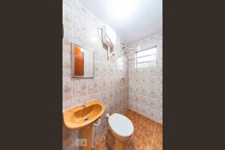 Banheiro de casa para alugar com 1 quarto, 54m² em Vila Assunção, Santo André