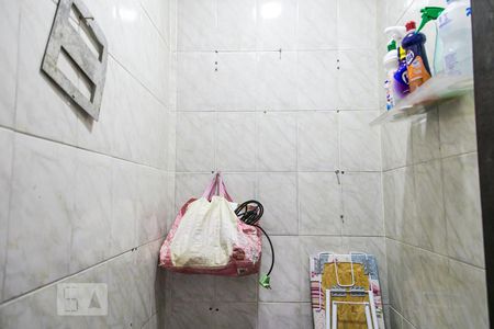 Casa à venda com 102m², 3 quartos e 2 vagas Casa à venda com 102m², 3 quartos e 2 vagasQuintal - Despensa