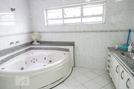 Casa à venda com 102m², 3 quartos e 2 vagas Casa à venda com 102m², 3 quartos e 2 vagasBanheiro da Suíte 1