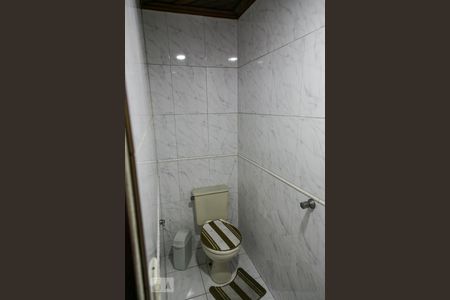 Casa à venda com 102m², 3 quartos e 2 vagas Casa à venda com 102m², 3 quartos e 2 vagasÁrea de Serviço - Banheiro