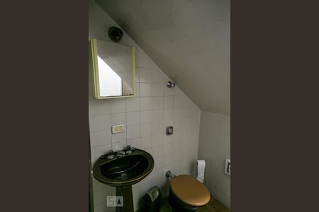 Casa à venda com 102m², 3 quartos e 2 vagas Casa à venda com 102m², 3 quartos e 2 vagasBanheiro