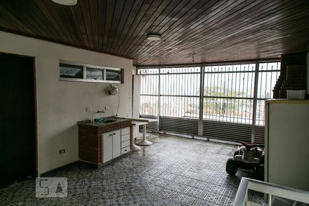 Casa à venda com 102m², 3 quartos e 2 vagas Casa à venda com 102m², 3 quartos e 2 vagasÁrea de Serviço