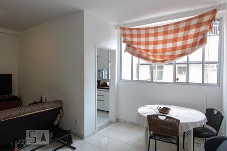 Sala de apartamento à venda com 2 quartos, 120m² em Serra, Belo Horizonte