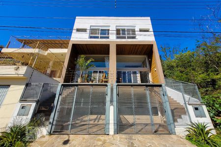 Casa à venda com 158m², 3 quartos e 3 vagasFachada