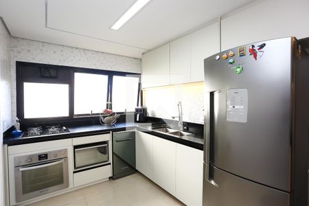 Apartamento à venda com 108m², 3 quartos e 2 vagas Apartamento à venda com 108m², 3 quartos e 2 vagasCozinha