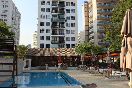 Apartamento à venda com 63m², 3 quartos e 1 vaga Apartamento à venda com 63m², 3 quartos e 1 vagaÁrea comum - Piscina