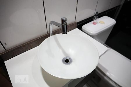 Apartamento à venda com 68m², 2 quartos e 1 vaga Apartamento à venda com 68m², 2 quartos e 1 vagaBanheiro