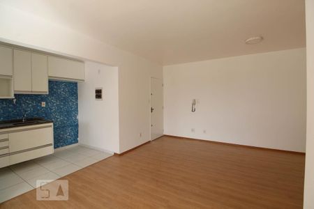 Sala de apartamento para alugar com 3 quartos, 93m² em Vila Antonieta, Guarulhos