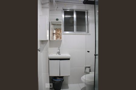 Banheiro de kitnet/studio à venda com 1 quarto, 25m² em Centro, Niterói