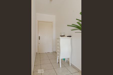 Hall de entrada de apartamento à venda com 3 quartos, 108m² em Cristal, Porto Alegre