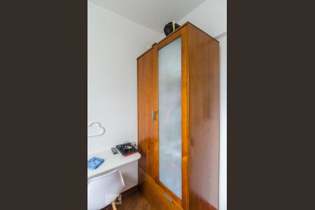 Apartamento à venda com 144m², 4 quartos e 2 vagasQuarto 2