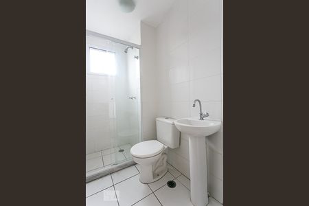 Banheiro de apartamento para alugar com 2 quartos, 45m² em Jardim Umarizal, São Paulo