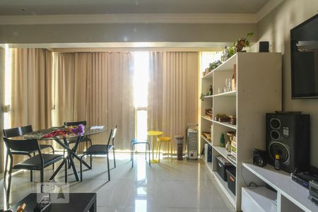 Apartamento para alugar com 70m², 2 quartos e 1 vagaSala