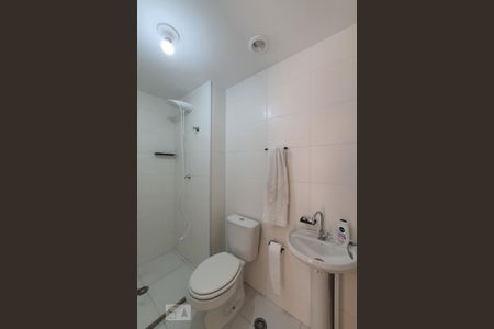 Banheiro da suíte de apartamento para alugar com 1 quarto, 37m² em Cambuci, São Paulo