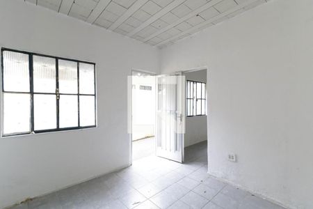 Casa à venda com 38m², 1 quarto e sem vagaSala