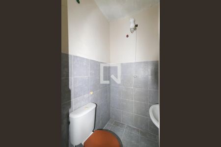 Banheiro de casa para alugar com 1 quarto, 38m² em Quintino Bocaiuva, Rio de Janeiro