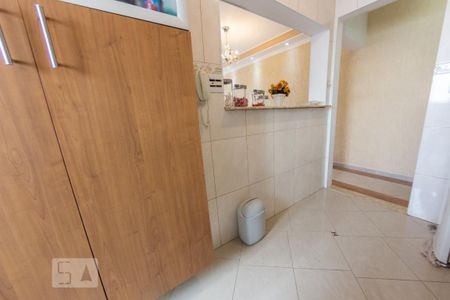 Apartamento à venda com 57m², 2 quartos e 1 vaga Apartamento à venda com 57m², 2 quartos e 1 vagaCozinha e Área de Serviço