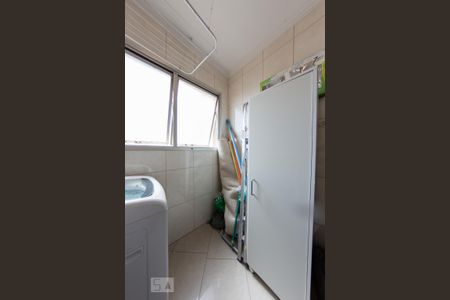 Apartamento à venda com 57m², 2 quartos e 1 vaga Apartamento à venda com 57m², 2 quartos e 1 vagaCozinha e Área de Serviço