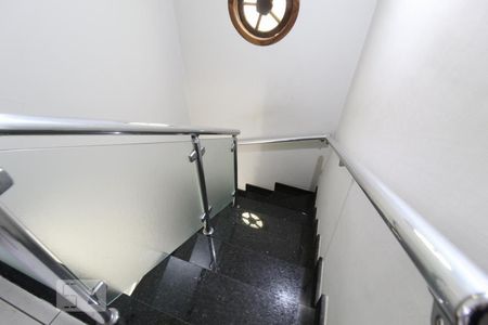 Escada de casa à venda com 3 quartos, 162m² em Jardim Las Vegas, Santo André
