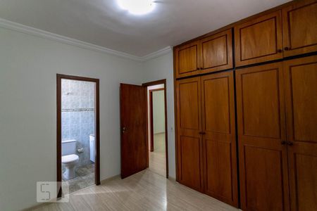 Apartamento à venda com 170m², 3 quartos e 1 vaga Apartamento à venda com 170m², 3 quartos e 1 vagaQuarto Suíte