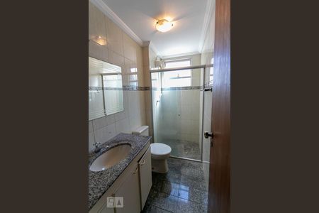 Apartamento à venda com 170m², 3 quartos e 1 vaga Apartamento à venda com 170m², 3 quartos e 1 vagaBanheiro Social