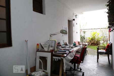 Casa à venda com 130m², 3 quartos e 2 vagasCorredor