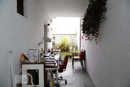 Casa à venda com 130m², 3 quartos e 2 vagasCorredor