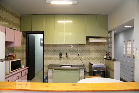 Casa à venda com 130m², 3 quartos e 2 vagasCozinha