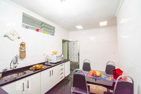 Casa à venda com 200m², 3 quartos e 3 vagas Casa à venda com 200m², 3 quartos e 3 vagasCozinha