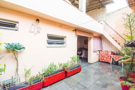 Casa à venda com 200m², 3 quartos e 3 vagas Casa à venda com 200m², 3 quartos e 3 vagasQuintal