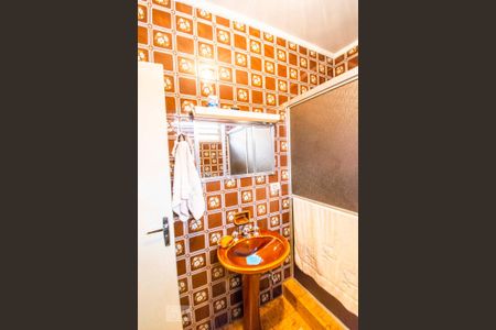 Casa à venda com 200m², 3 quartos e 3 vagas Casa à venda com 200m², 3 quartos e 3 vagasBanheiro