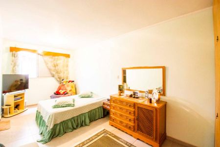 Casa à venda com 200m², 3 quartos e 3 vagas Casa à venda com 200m², 3 quartos e 3 vagasQuarto