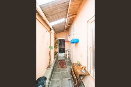 Casa à venda com 200m², 3 quartos e 3 vagas Casa à venda com 200m², 3 quartos e 3 vagasCorredor