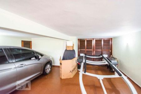 Casa à venda com 200m², 3 quartos e 3 vagas Casa à venda com 200m², 3 quartos e 3 vagasGaragem