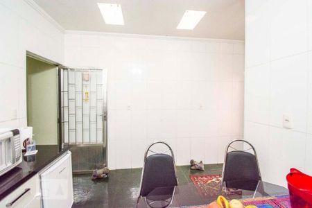 Casa à venda com 200m², 3 quartos e 3 vagas Casa à venda com 200m², 3 quartos e 3 vagasCozinha