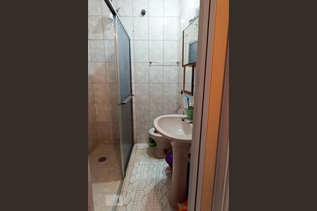Banheiro de casa para alugar com 1 quarto, 50m² em Jardim Tupanci, Barueri